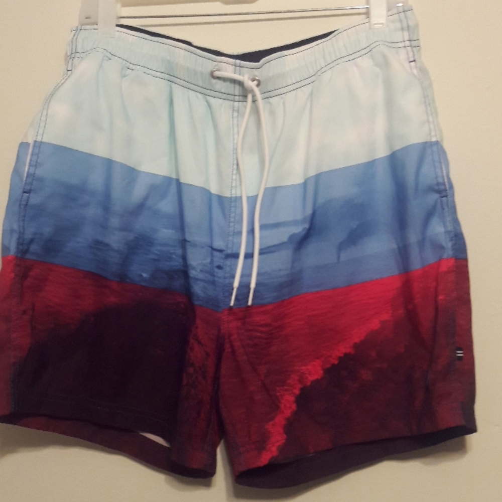 #107- Nautica men swim trunks in  excellent condition